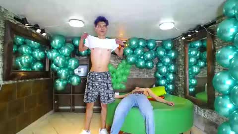 Snapshot of howents chatting on 01/29/25, 05:51 HOWENTS online show from 01/29/25, 05:51