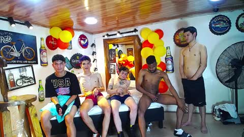 Snapshot of howents chatting on 02/04/25, 05:53 HOWENTS online show from 02/04/25, 05:53