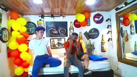 Snapshot of howents chatting on 02/08/25, 02:47 HOWENTS online show from 02/08/25, 02:47