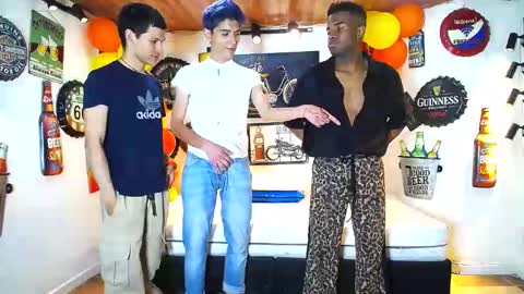 Snapshot of howents chatting on 02/09/25, 02:38 HOWENTS online show from 02/09/25, 02:38