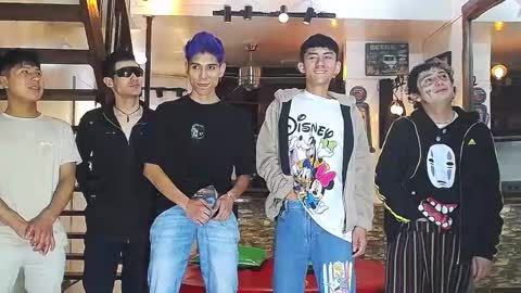 Snapshot of howents chatting on 03/11/25, 04:10 HOWENTS online show from 03/11/25, 04:10