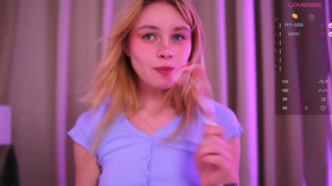 Snapshot of howimeturmum chatting on 12/22/24, 11:54 ash. see u on sunday online show from 12/22/24, 11:54