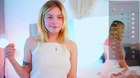 Snapshot of howimeturmum chatting on 02/21/25, 11:55 ash. see u on sunday online show from 02/21/25, 11:55