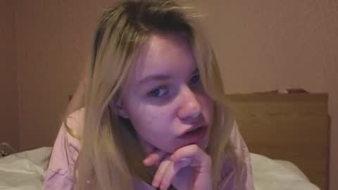 Snapshot of howimeturmum chatting on 03/14/26, 09:20 ash. see u on sunday online show from 03/14/26, 09:20