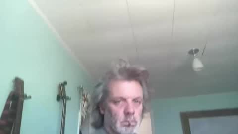 Snapshot of howlingatnothing chatting on 12/18/25, 06:25 howlingatnothing online show from 12/18/25, 06:25