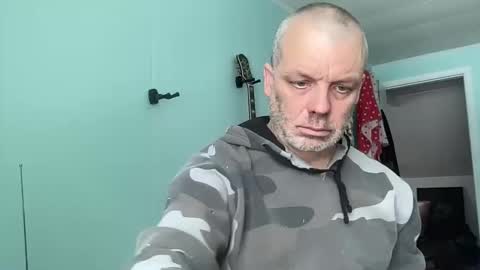 Snapshot of howlingatnothing chatting on 03/01/26, 04:09 howlingatnothing online show from 03/01/26, 04:09