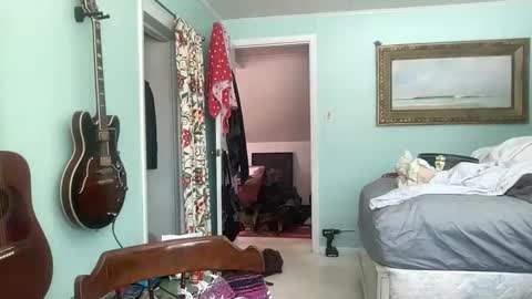 Snapshot of howlingatnothing chatting on 03/03/26, 05:19 howlingatnothing online show from 03/03/26, 05:19