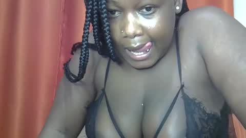 Snapshot of howt_lovee chatting on 12/02/24, 10:01 Hailey chloe online show from 12/02/24, 10:01