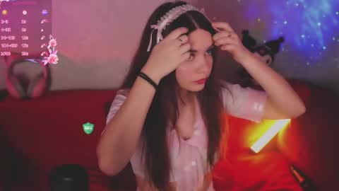 Mia online show from 10/06/25, 05:21