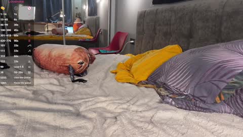 Snapshot of howtoreachorgasm chatting on 01/28/25, 05:14 Elizabeth online show from 01/28/25, 05:14