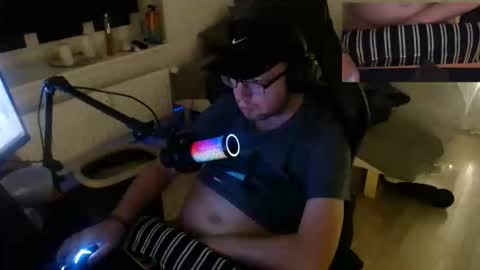 Snapshot of hoyboydkk chatting on 03/20/26, 02:05 Christian online show from 03/20/26, 02:05