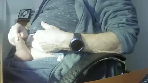 Snapshot of hpeter111 chatting on 01/22/25, 09:43 Peter online show from 01/22/25, 09:43