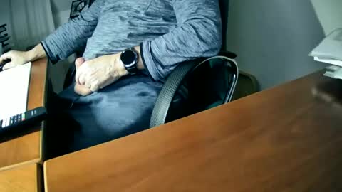 Snapshot of hpeter111 chatting on 02/21/25, 06:26 Peter online show from 02/21/25, 06:26