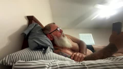 Snapshot of hrdtyme68 chatting on 04/26/26, 07:33 hrdtyme68 online show from 04/26/26, 07:33