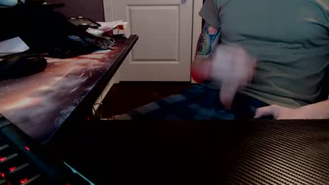 Snapshot of hrnysoldier92 chatting on 02/13/26, 08:43 hrnysoldier92 online show from 02/13/26, 08:43