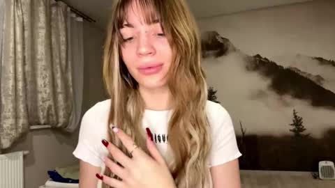 hsiuscherich online show from 12/14/25, 01:05