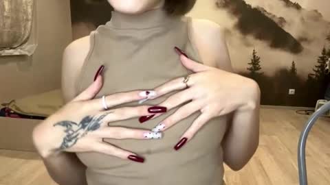 hsiuscherich online show from 12/18/25, 02:12