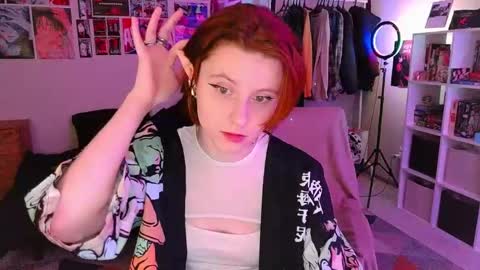 Snapshot of hua_lian chatting on 02/12/26, 02:23 Alice online show from 02/12/26, 02:23