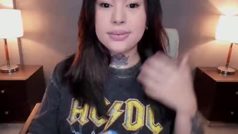 Snapshot of hubadera chatting on 10/19/25, 11:49 hubadera online show from 10/19/25, 11:49