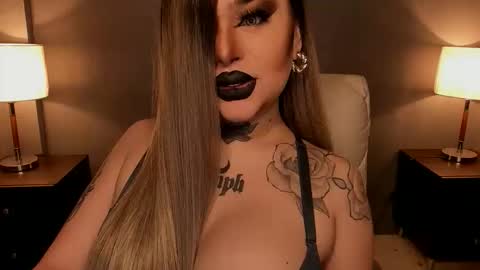 Snapshot of hubadera chatting on 10/21/25, 11:38 hubadera online show from 10/21/25, 11:38