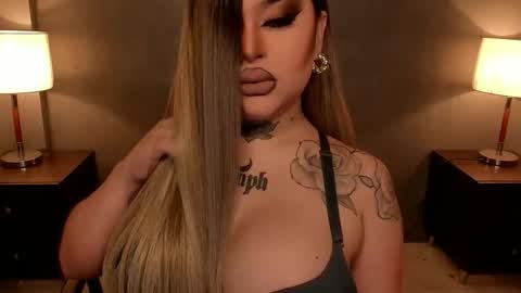 Snapshot of hubadera chatting on 10/26/25, 02:06 hubadera online show from 10/26/25, 02:06