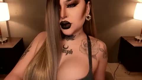 Snapshot of hubadera chatting on 10/30/25, 02:57 hubadera online show from 10/30/25, 02:57