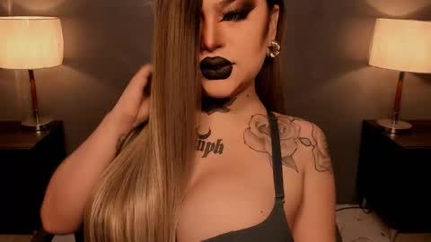 Snapshot of hubadera chatting on 11/19/25, 01:49 hubadera online show from 11/19/25, 01:49