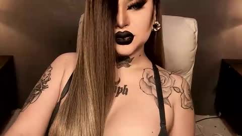 Snapshot of hubadera chatting on 11/27/25, 07:54 hubadera online show from 11/27/25, 07:54