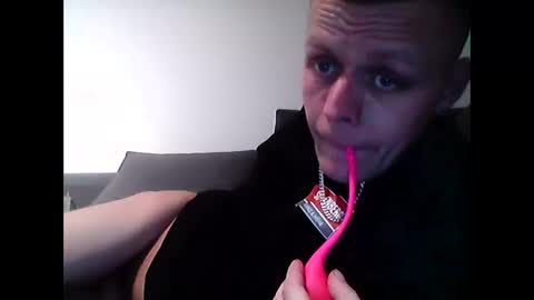 Snapshot of hubikush22 chatting on 03/16/26, 06:01 hubikush22 online show from 03/16/26, 06:01