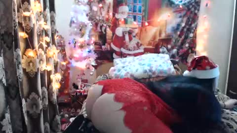 Snapshot of hugeassdevil chatting on 12/27/24, 01:22 hugeassdevil online show from 12/27/24, 01:22