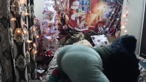 Snapshot of hugeassdevil chatting on 12/28/24, 05:02 hugeassdevil online show from 12/28/24, 05:02