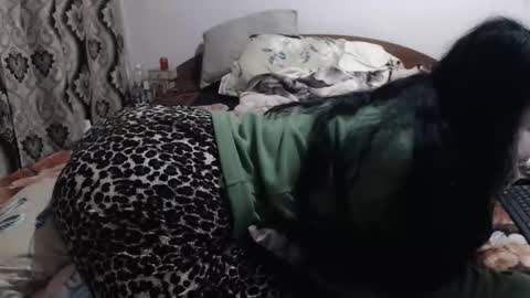 Snapshot of hugeassdevil chatting on 11/24/25, 10:04 hugeassdevil online show from 11/24/25, 10:04