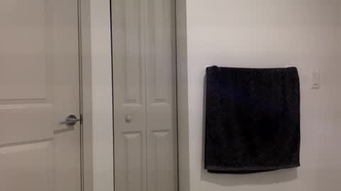 Snapshot of hugeblast chatting on 10/12/25, 11:59 HugeBlast online show from 10/12/25, 11:59