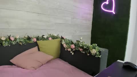 Snapshot of hugeboobserin chatting on 12/02/24, 07:36 Erin online show from 12/02/24, 07:36