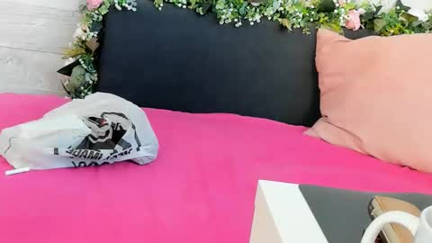 Snapshot of hugeboobserin chatting on 02/20/25, 08:06 Erin online show from 02/20/25, 08:06