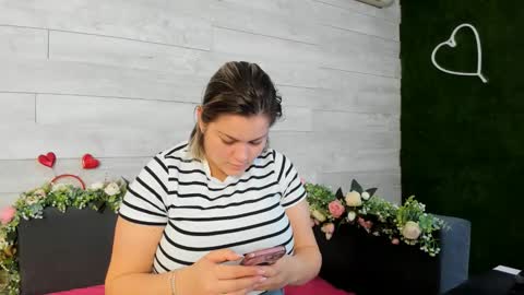 Snapshot of hugeboobserin chatting on 02/21/25, 06:07 Erin online show from 02/21/25, 06:07