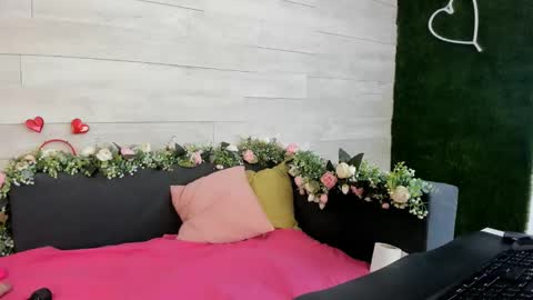 Snapshot of hugeboobserin chatting on 02/21/25, 09:13 Erin online show from 02/21/25, 09:13