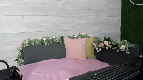 Snapshot of hugeboobserin chatting on 03/10/25, 04:28 Erin online show from 03/10/25, 04:28