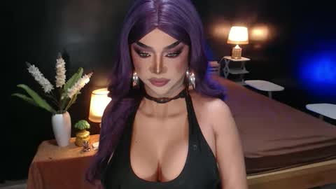 Snapshot of hugecockchristine chatting on 04/10/26, 01:16 Christine online show from 04/10/26, 01:16