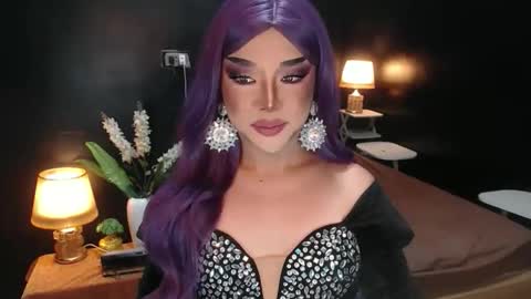 Snapshot of hugecockchristine chatting on 04/13/26, 01:27 Christine online show from 04/13/26, 01:27