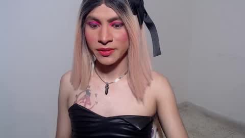 Danezka online show from 11/25/25, 04:56