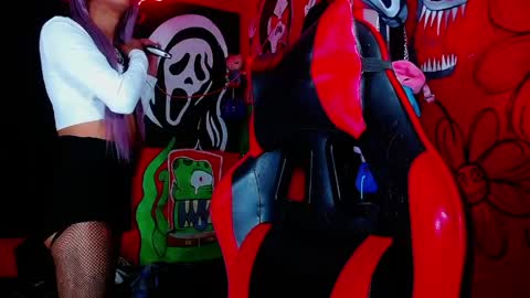 Snapshot of hugedaneska chatting on 03/29/26, 06:24 Danezka online show from 03/29/26, 06:24