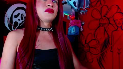 Snapshot of hugedaneska chatting on 04/08/26, 06:02 Danezka online show from 04/08/26, 06:02