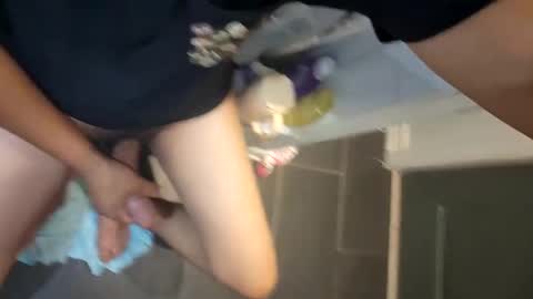 Snapshot of hugedicklee97 chatting on 10/31/25, 08:59 hugedicklee97 online show from 10/31/25, 08:59