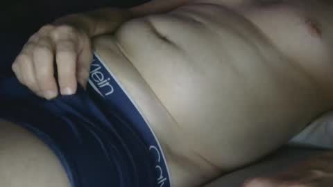 Snapshot of hugejass25 chatting on 11/27/25, 04:03 hugejass25 online show from 11/27/25, 04:03