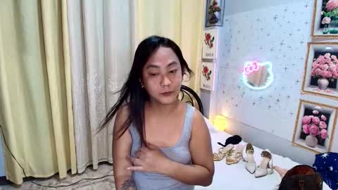 hugejuicyhotdog online show from 10/10/25, 09:30