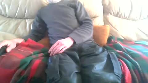 Snapshot of hugenob4u chatting on 04/22/26, 12:07 hugenob4u online show from 04/22/26, 12:07