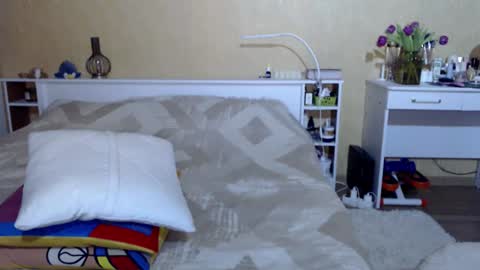 Snapshot of hugetittiesgerda chatting on 03/08/26, 04:11 Gerda online show from 03/08/26, 04:11
