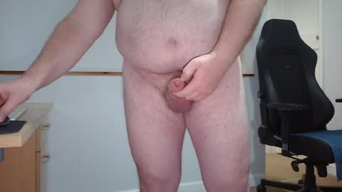 Snapshot of huggie_bear69 chatting on 05/10/26, 09:25 Huggie Bear online show from 05/10/26, 09:25