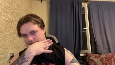 Snapshot of hugo__brad chatting on 03/07/26, 02:52 Hugo online show from 03/07/26, 02:52